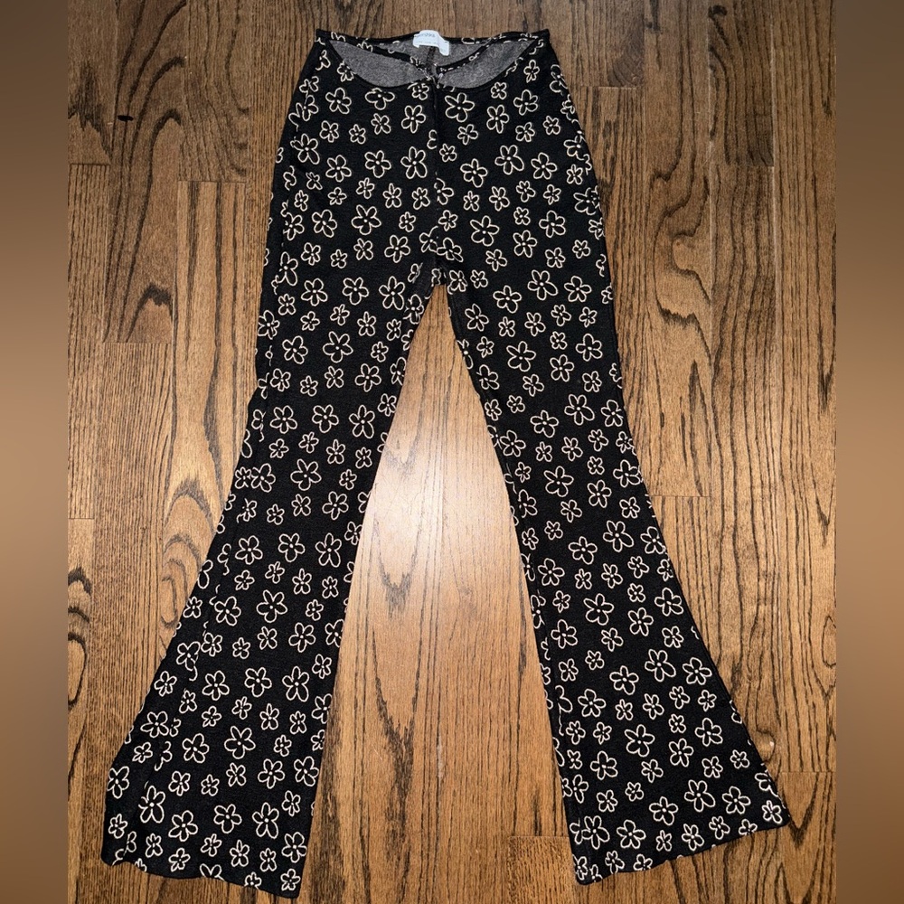 Black and White Floral Patterned Pants